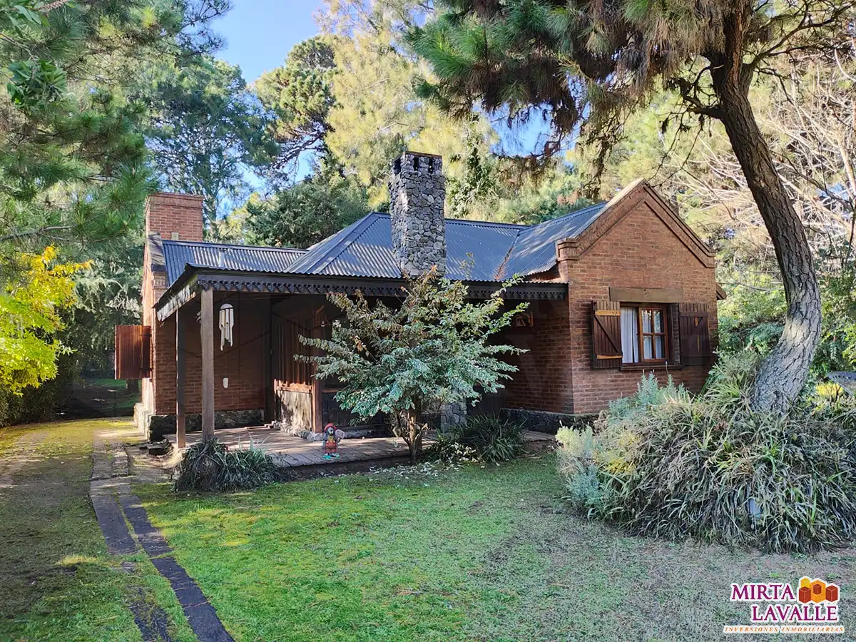 cevc394 – Chalet de 3 amb. – Excelente ubicación – Orquideas e/ Geranios y Girasoles